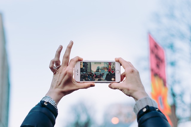 people, hands, photo, picture, camera, iphone, phone, cellphone, apple, video